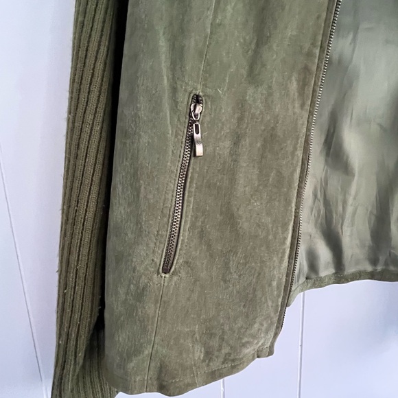A.M.I. Olive Green Leather Jacket Texture Sleeves and Collar Size Large - Picture 9 of 16